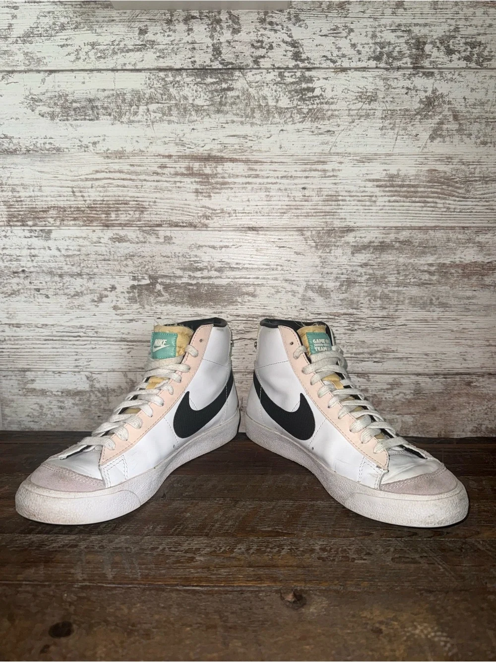 Nike White Black Green High-Top Sneakers: size 8.5